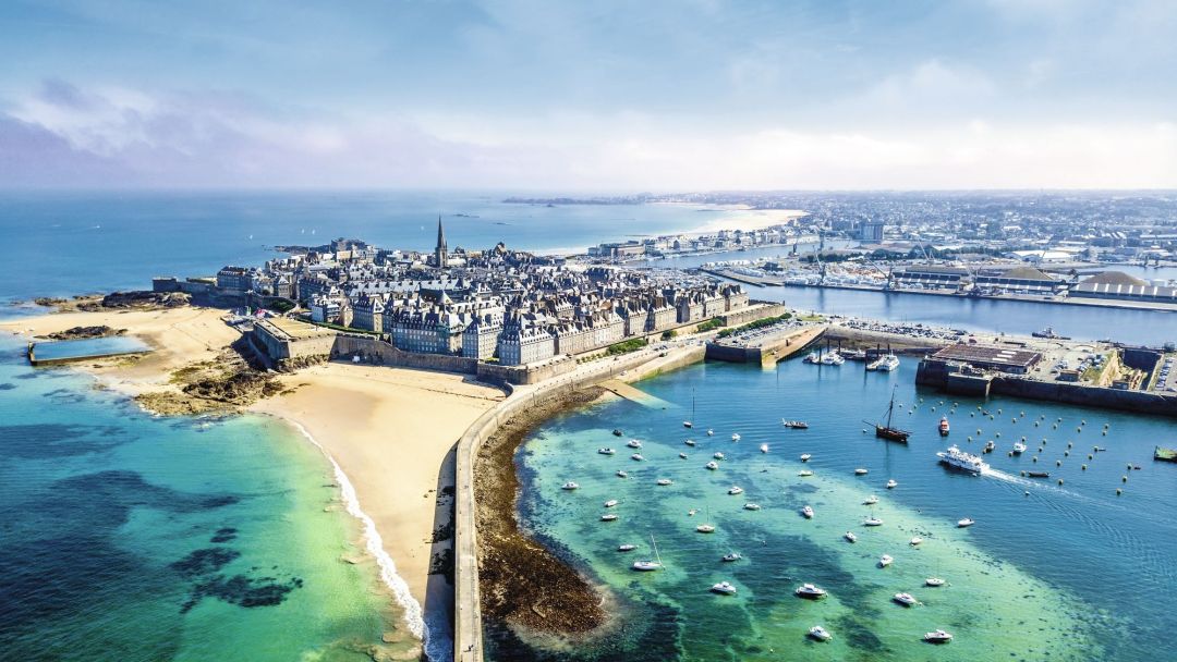 Saint-Malo Beautiful Towns and Cities to Visit in France ...